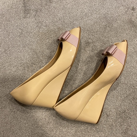 Salvatore Ferragamo nude heels - Picture 6 of 8